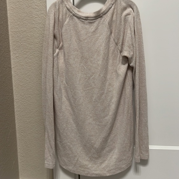 Long sleeve t-shirt with small gems! - Picture 2 of 2